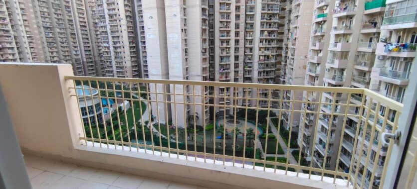 3_bhk_apartment-for-sale-noida_extension-Greater+Noida-balcony